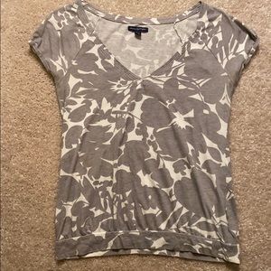 American Eagle V-neck